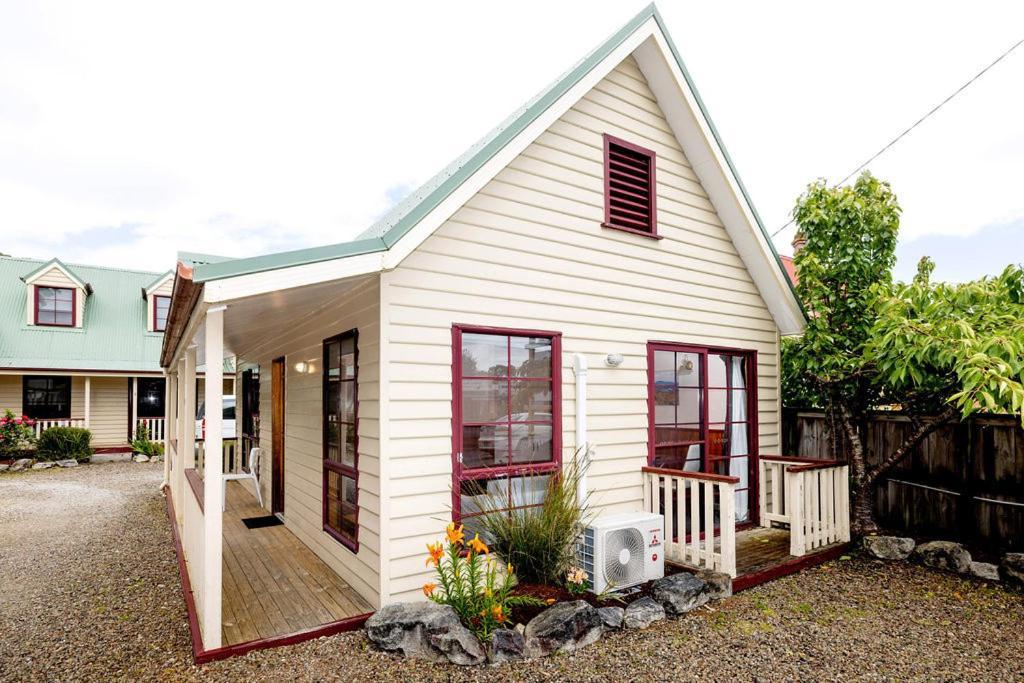 Kitty'S Cottages - Managed By Big4 Strahan Holiday Retreat المظهر الخارجي الصورة